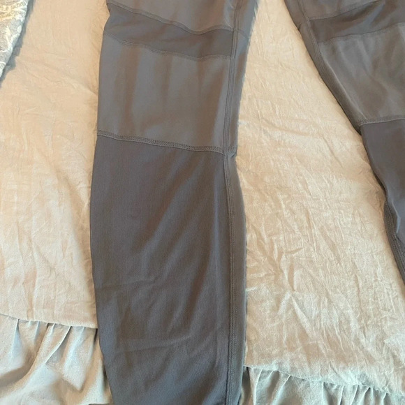 Athleta leggings gray with sheer panels on legs size small comfort yoga - Picture 5 of 6